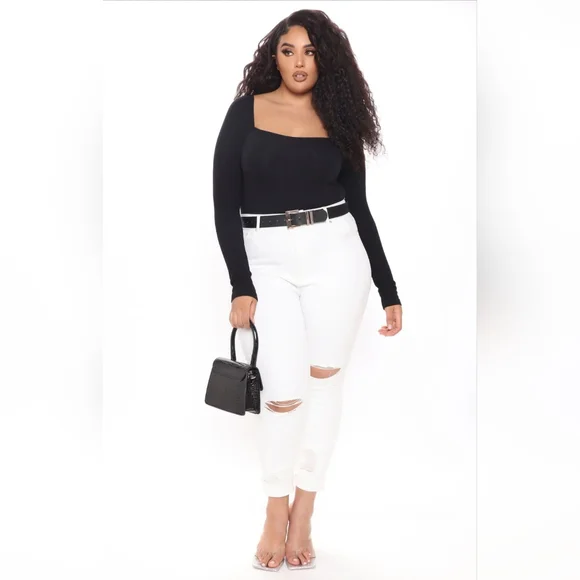 Sleek Black Fitted Bodysuit with Long Sleeves - Picture 4 of 13